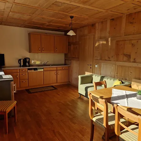 Panoramahof Eggele Bed & Breakfast *